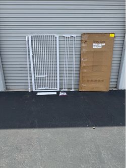 $50 #1763 (55” Tall X 29-40” wide) Extra Tall Safety gate / Cat Dog or Toddler / extra cat door