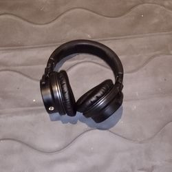 Noise Cancelling Headphones 