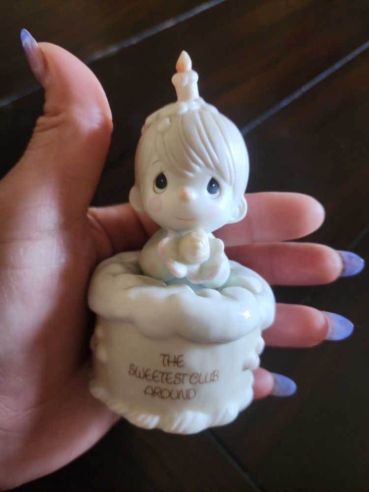PRECIOUS MOMENTS FIGURINE