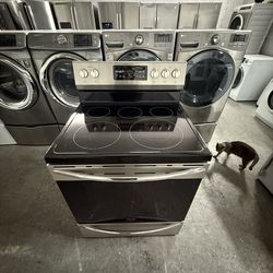 Frigidaire Stove (Cocina )