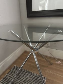 glass top/ chrome base table