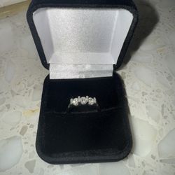 10kt White Gold Diamond Ring 15 Diamonds Size 6.5 0.5 ct