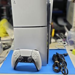 PS5 Slim – Excellent Condition 🎮