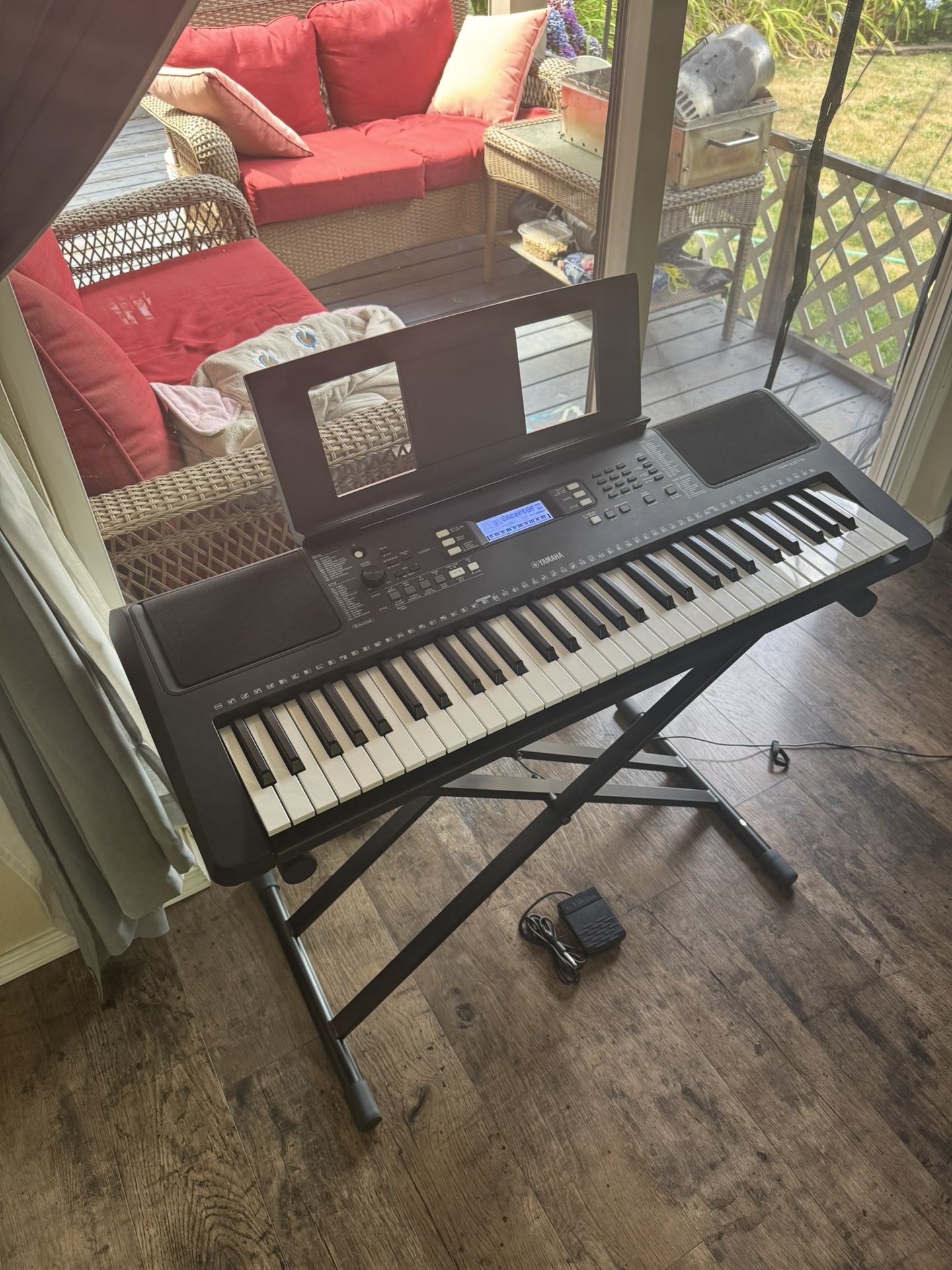 Yamaha PSRE373 61-Key with Double Braced Keyboard Stand, New Yamaha Pedal and Power Adapter