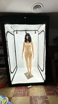 Mannequin & Photo Booth Reseller