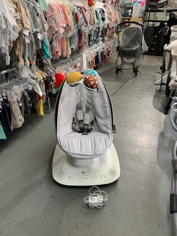 Baby Swing 4 moms Bluetooth comes with cord