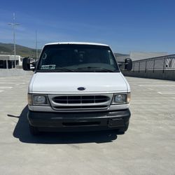 2001 Ford E-150