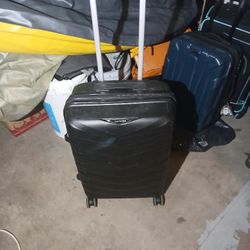 Luggage Asking $40 Obo