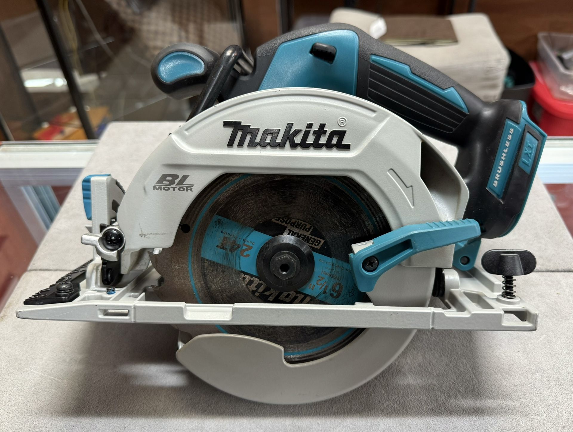 Makita 18V LXT 6-1/2 in. Circular Saw w/ Electric Brake