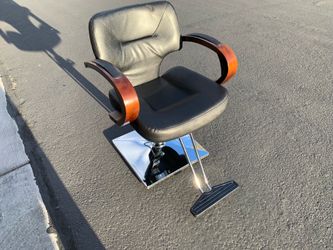 Brand New Salon Styling Chair