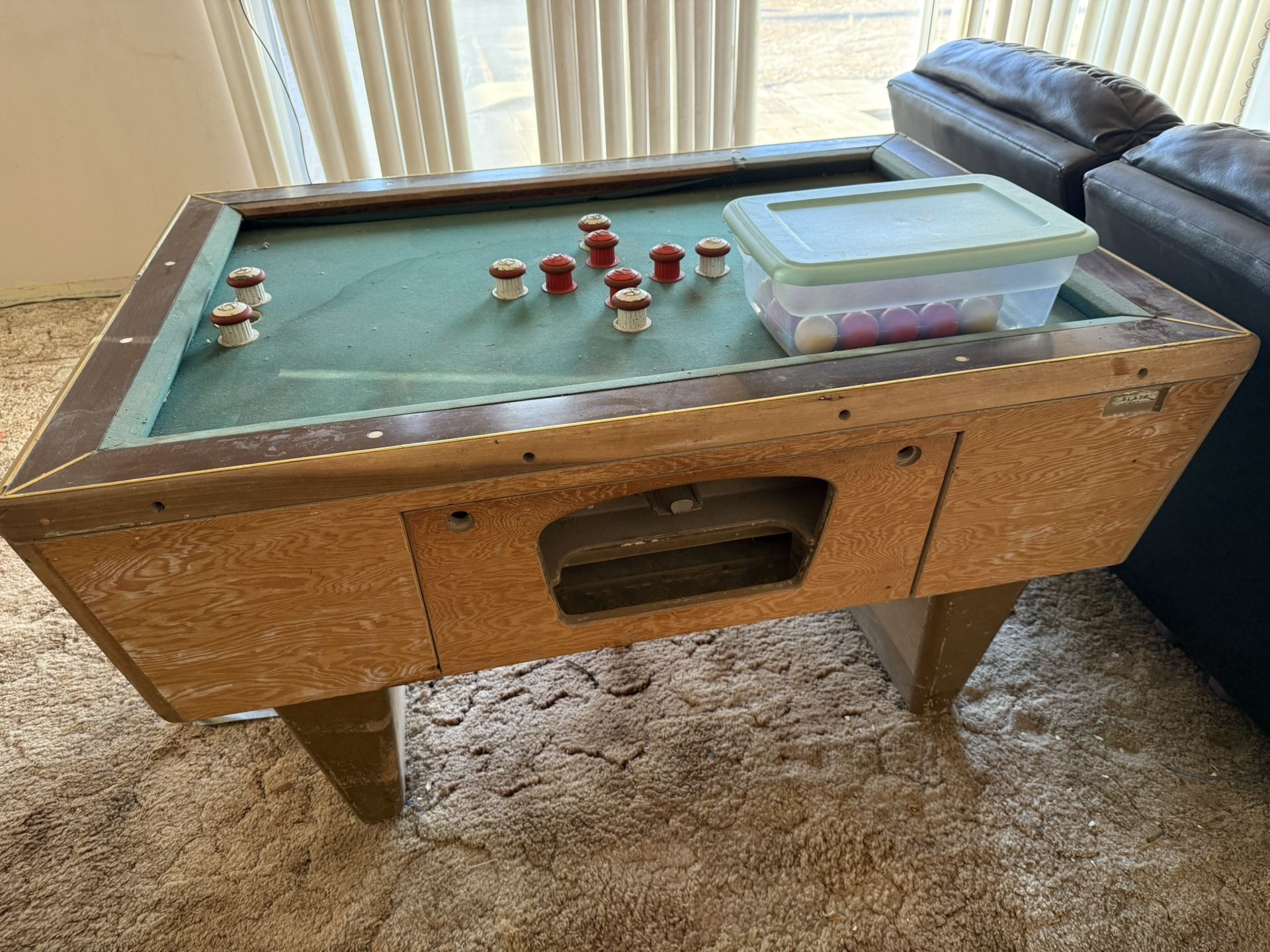 Slate Bumper Pool Table With Balls And Que Sticks- Needs Updating