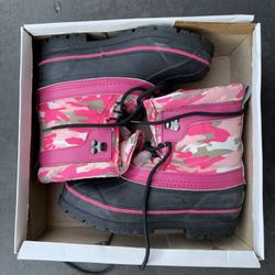 Snow Boots Size 3