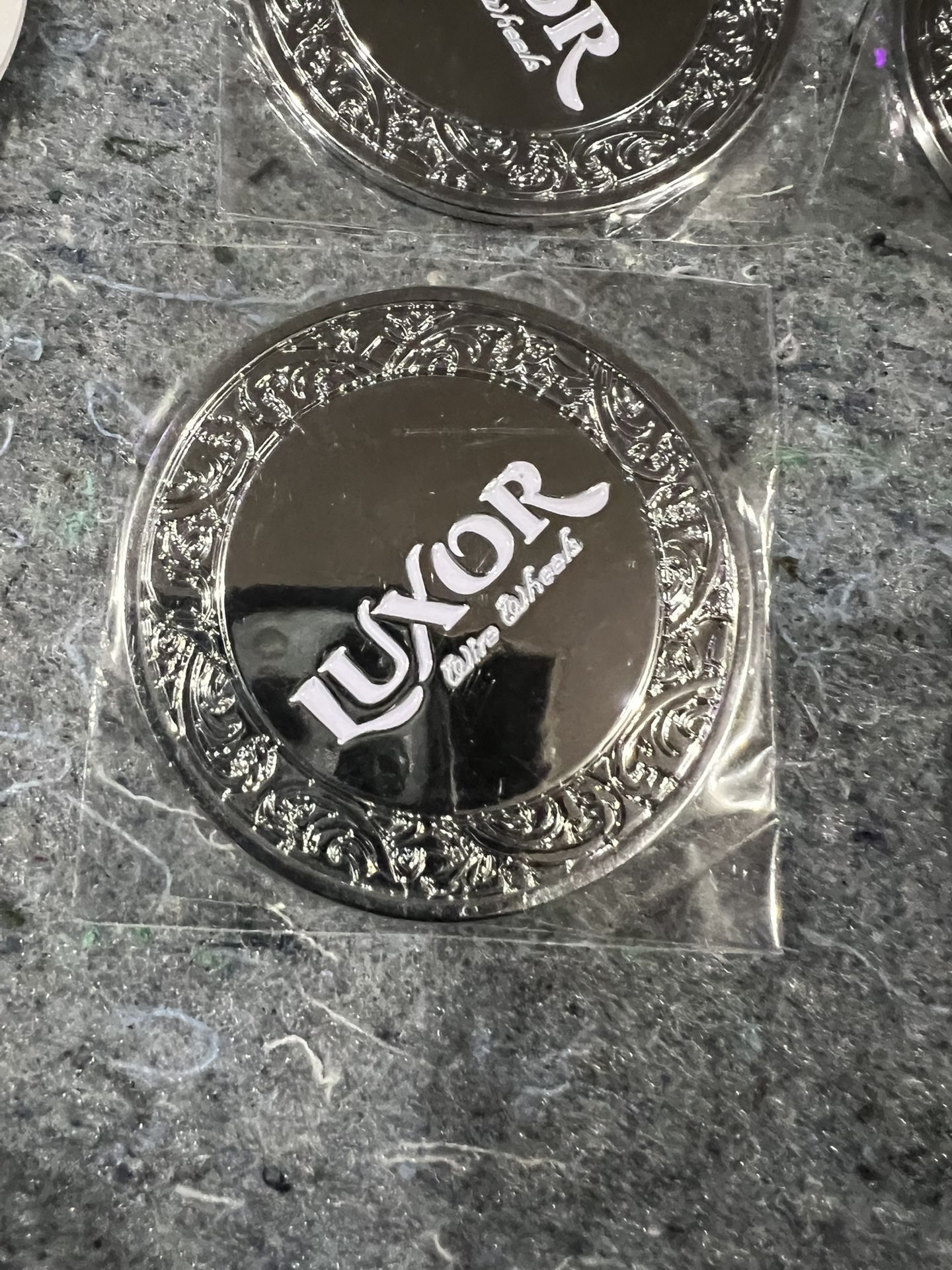 Set Of 4 Luxor Wheel Chips Chrome White