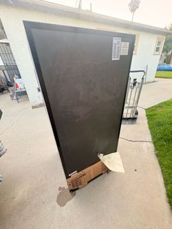 Hotpoint Top-Freezer Refrigerator