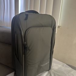 NOMATIC BACKPACK 