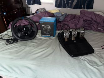 LOGITECH G923 (Full Kit) - wheel, shifter, and pedals!