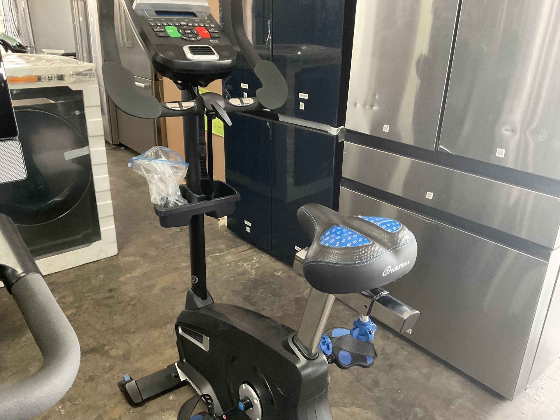New Display Model Nautilus U618 Upright Exercise Bike - Black
