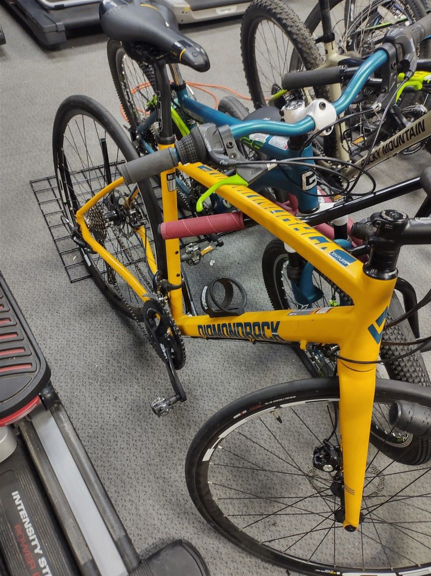 Diamondback Century 2 Road Bike Like New