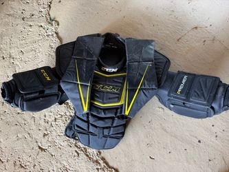 Hockey goalie chest protector