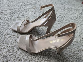 DREAM PAIRS
Women's Open Toe Chunky High Heel Sandals