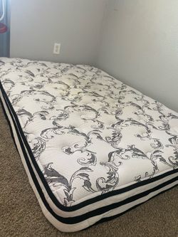 Full size box spring mattress