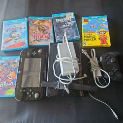 Nintendo Wii U,  5 GAMES CALL OF DUTY GHOST. Mario Maker, Hyrule Warriors, Snoopy Adventure, Splatoon