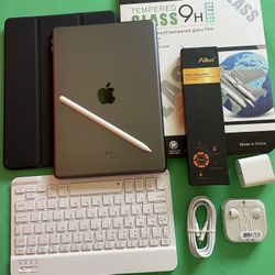 Apple IPad 8th Generation (10.2” Retina /Latest IOS 18/ 2020 model) 32GB with stylus pen, keyboard & Accessories 