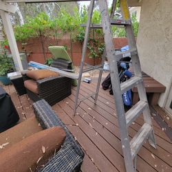 6 Ft Aluminum Light Duty Ladder 