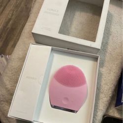 FOREO LUNA 2 Facial Cleansing Brush