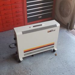 Excellent Condition Vintage Safe Heat Creators Incorporated 1500 Watt Electric Heater. Large