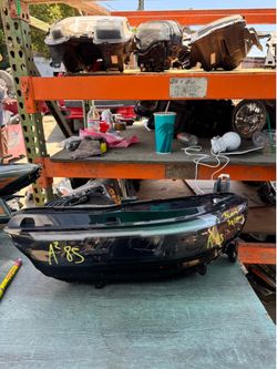 Honda ACCORD LEFT USED OEM HEADLIGHT (2023-2025)