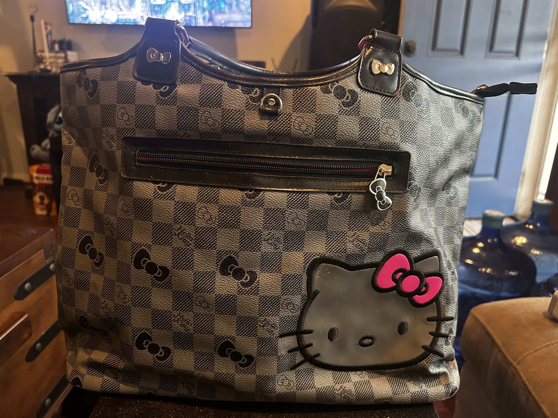 Sanrio Hello Kitty Grey/Pink Weekender Bag - Like New