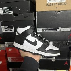 DS Nike Dunk High Panda size 9.5 