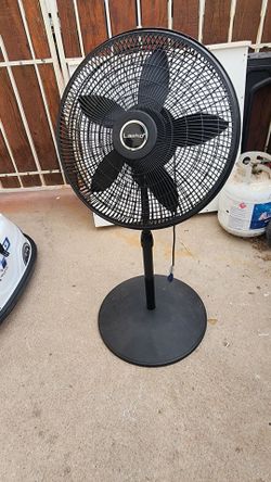 Lasko 16 in pedastal fan