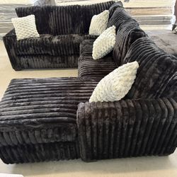 NEW U SHAPED SECTIONAL 