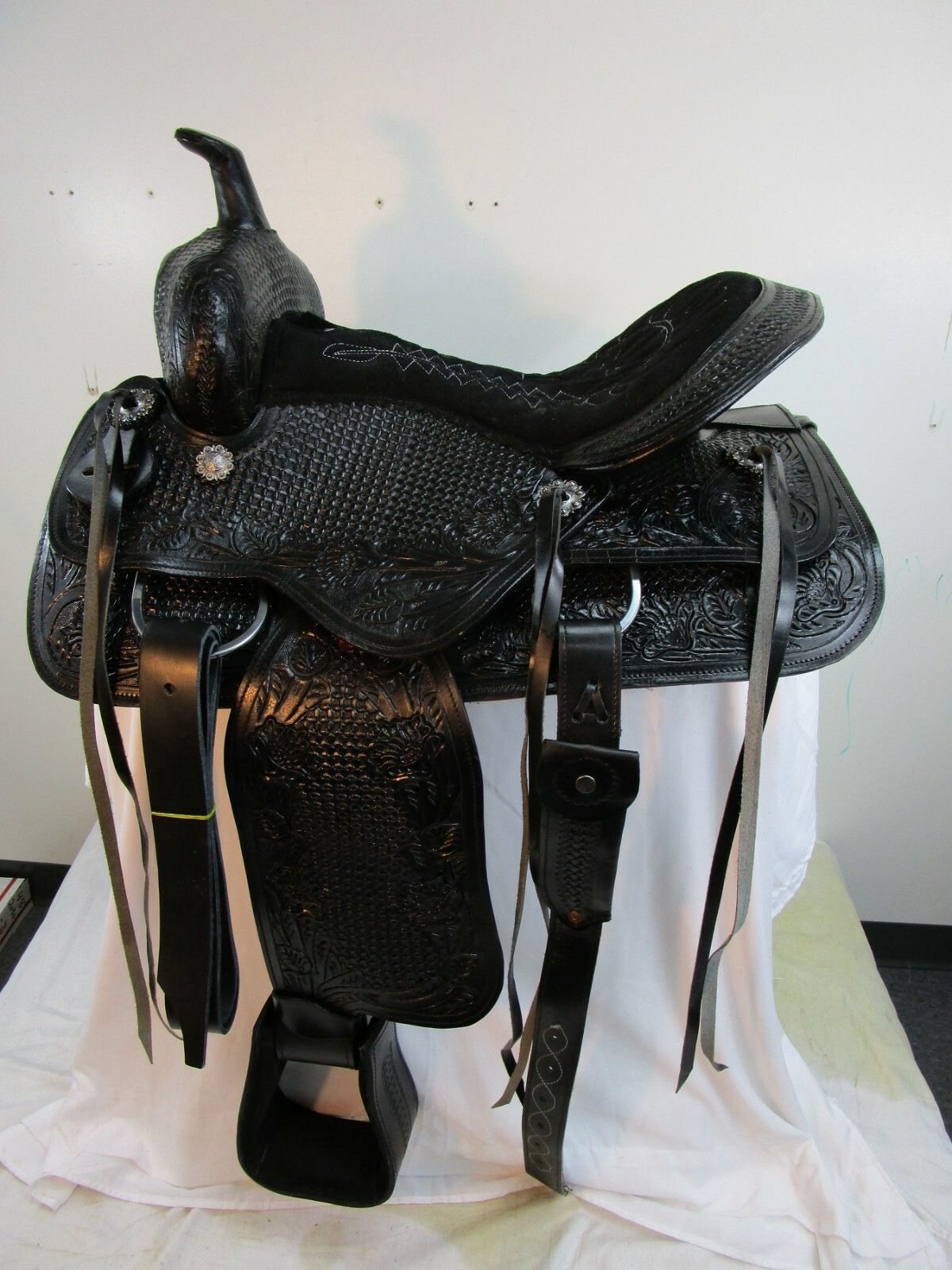 Barrel Saddle Western Horse Racing Black Leather Tooled Tack Set