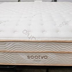 LIKE NEW! Saatva Classic Luxury Firm King 14.5" Mattress - Delivery Available