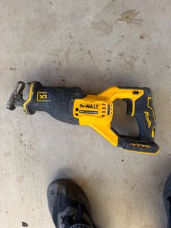 Reciprocating saw