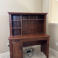 Computer Desk With Hutch