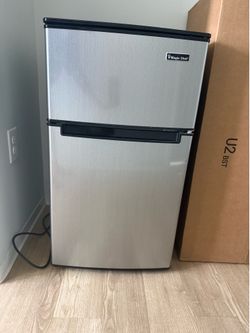 Magic Chef 3.1 cu. ft. Mini Fridge in Stainless Look