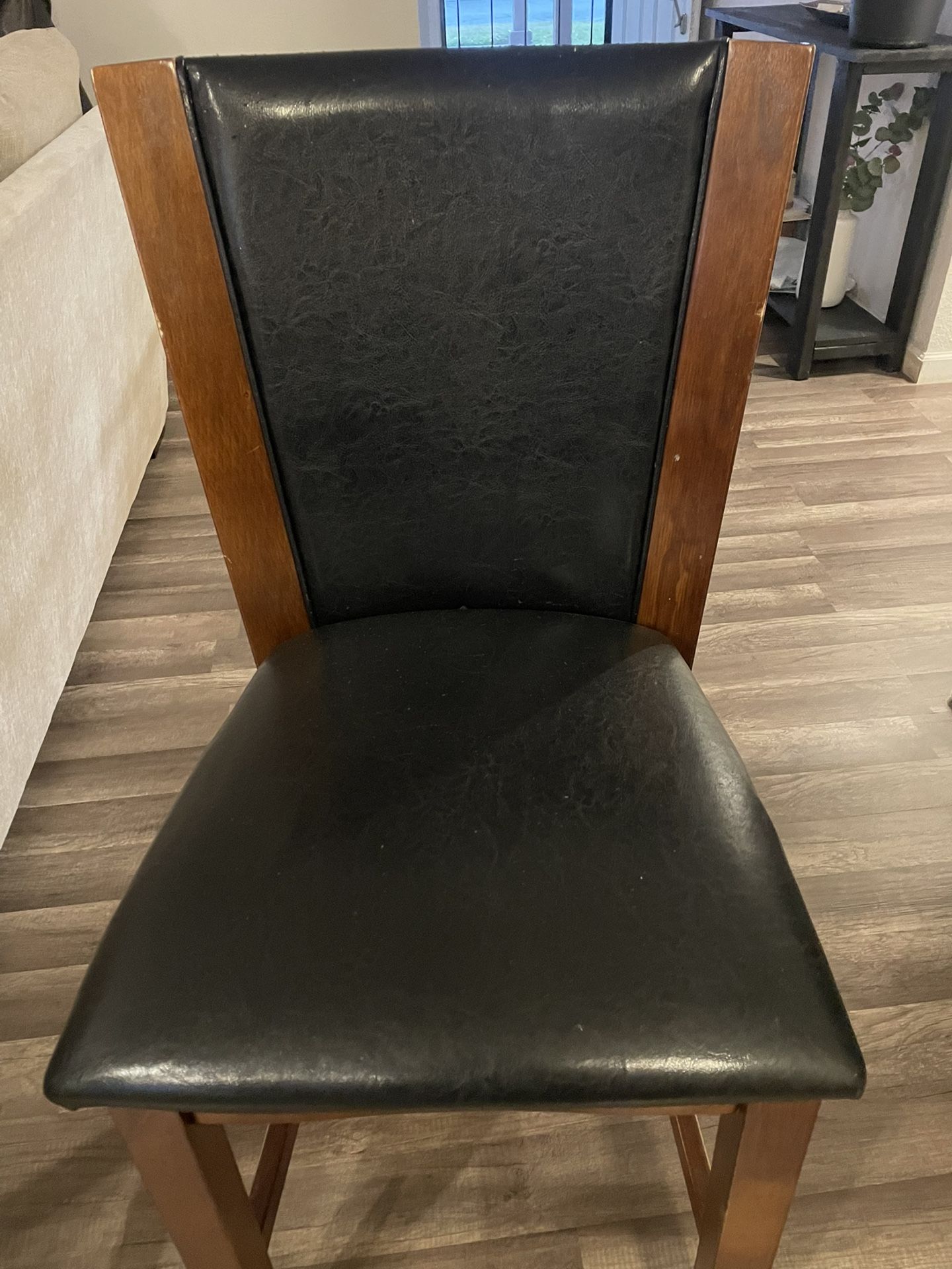 Dining Table w/6 Chairs