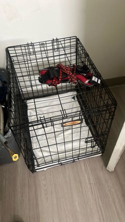 Retriever Black Wire Dog Crate with Mat