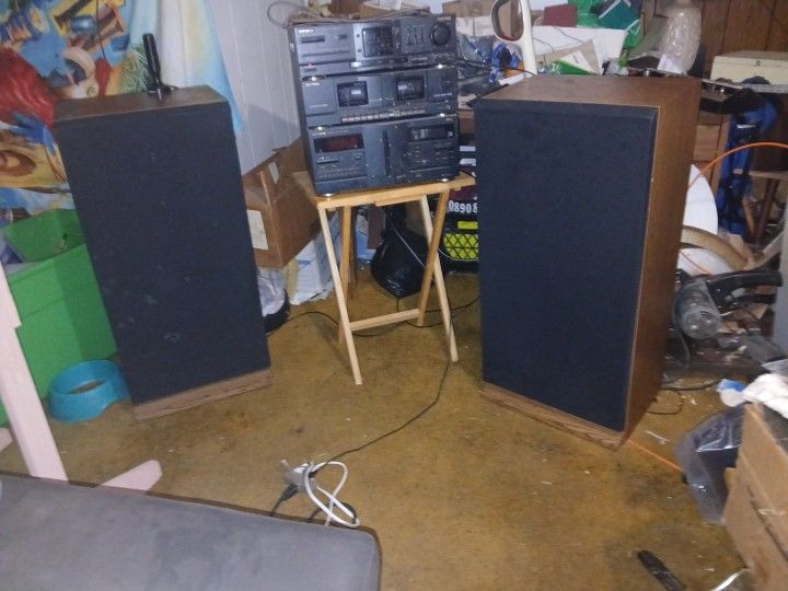 Loud Speaker Clear Quality I Have Both Towers