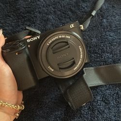 Sony Alpha A6000 Mirrorless Camera with 16–50mm Power Zoom Lens