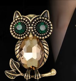 Vintage style  Owl Crystal Brooch Pin