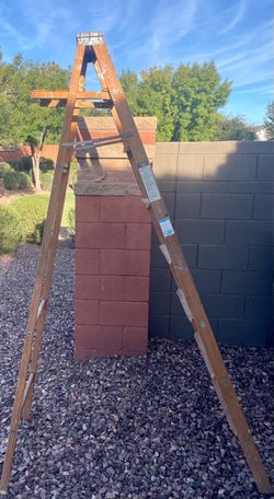 8 Foot Wooden A-Frame Step Ladder