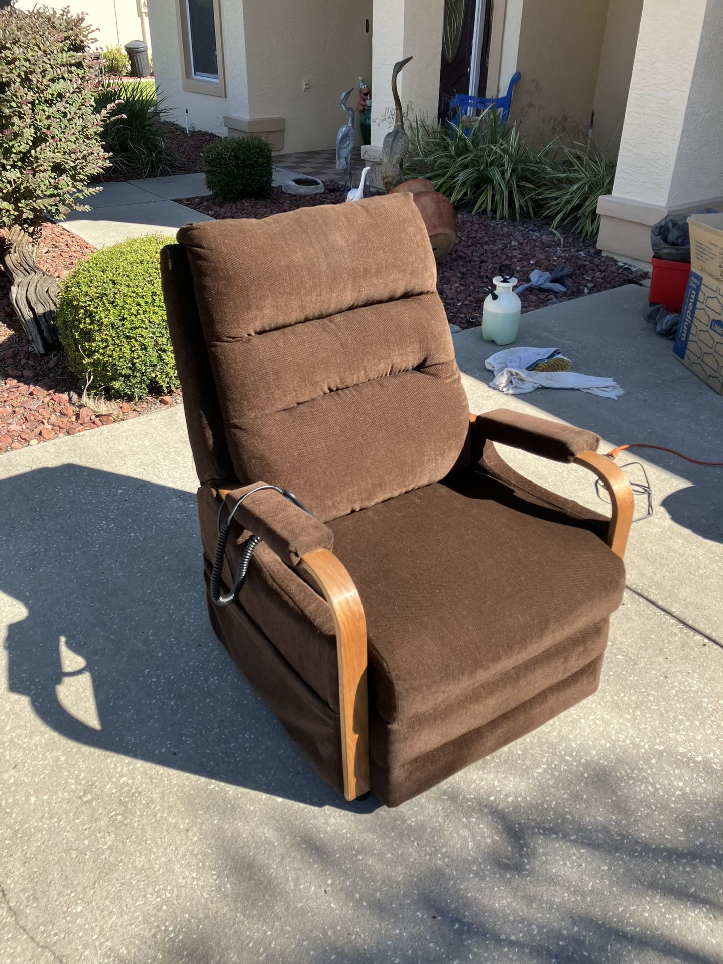 Lift Chair/ Recliner