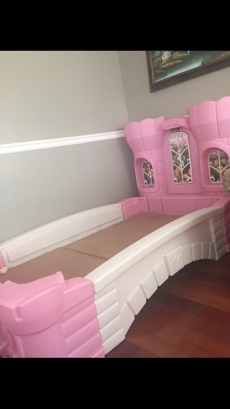 Step2 Princess Palace Twin Bed