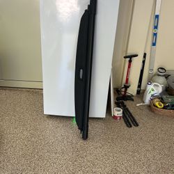 Pull Out Privacy Cargo Cover For Mercedes Gl