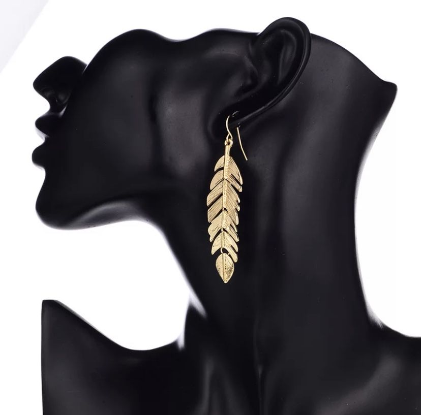 Brand new feather Earrings
